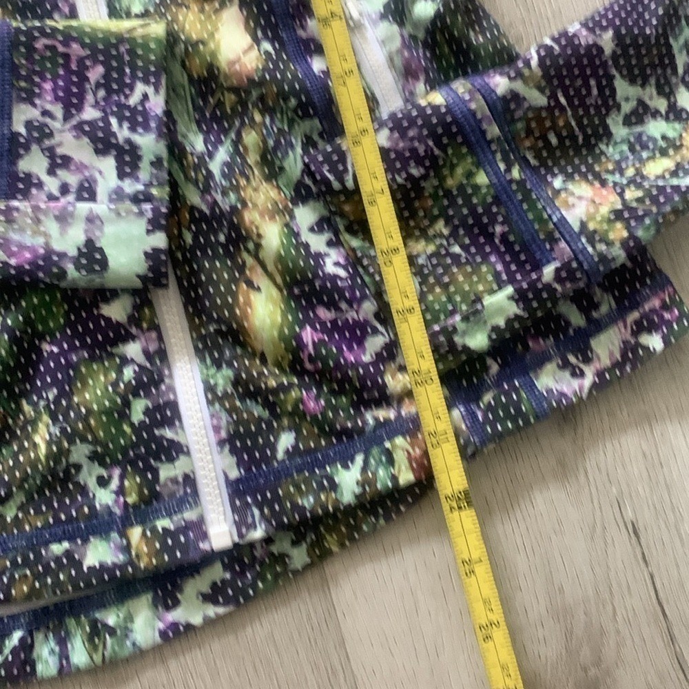 LULULEMON SET of 2 DEFINE JACKET zip AND thank top floral size 6 purple white - Picture 4 of 16